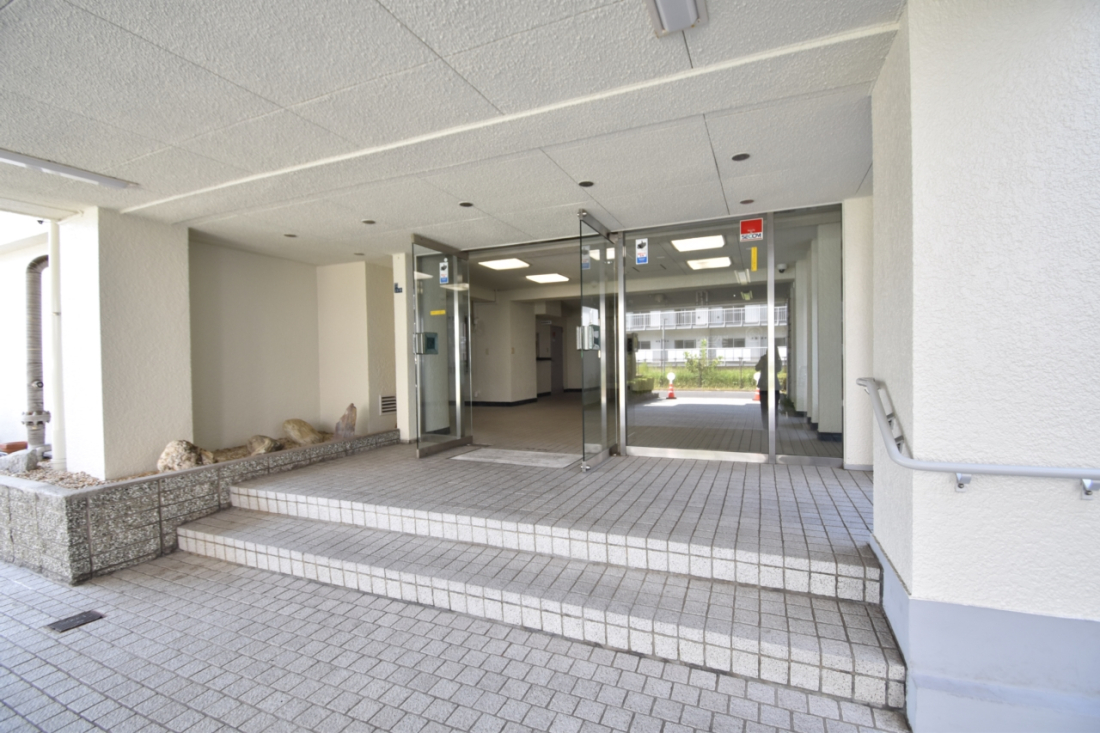 �G���g�����X -