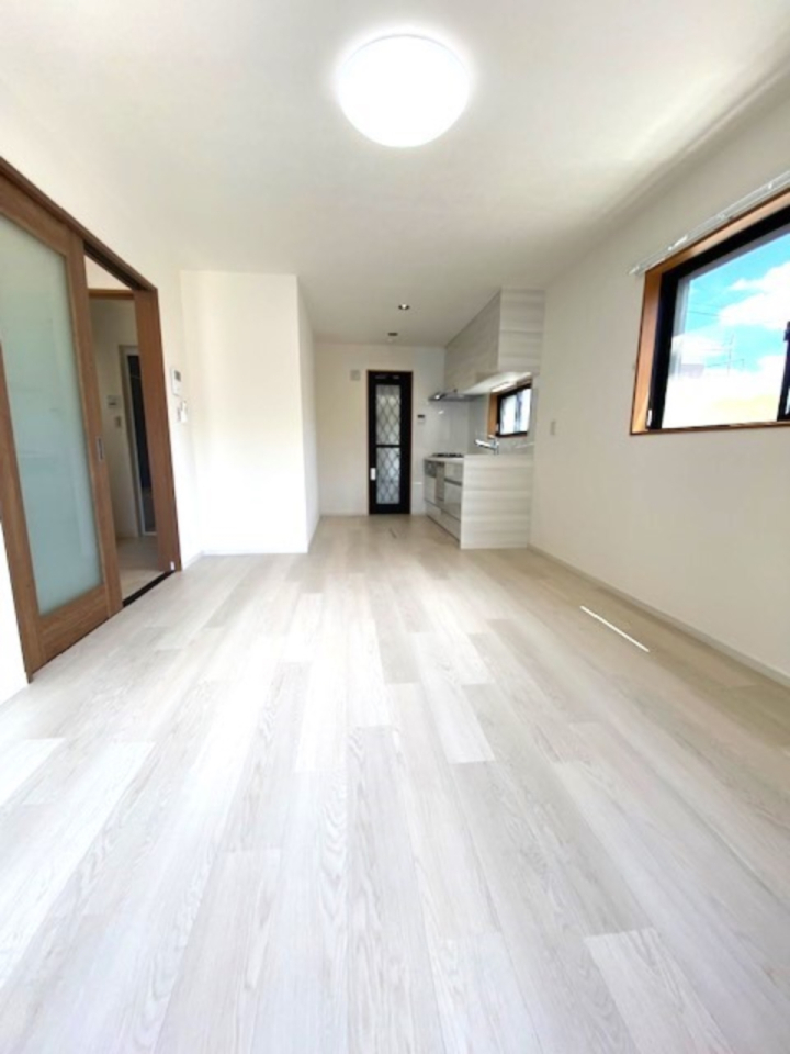 ���r���O -