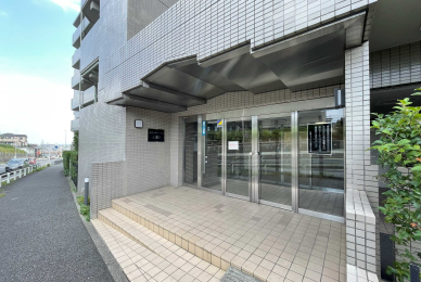 �G���g�����X -