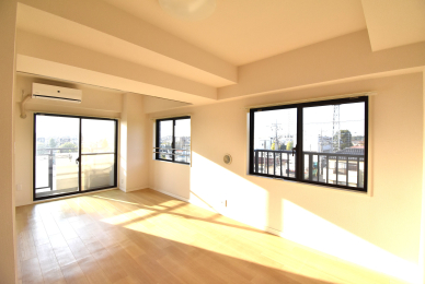 ���r���O -