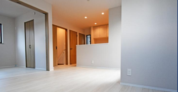 ���r���O -